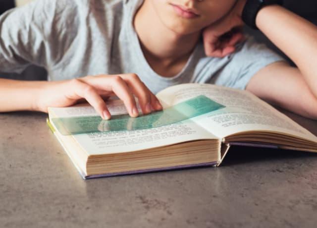 How tinted paper enhances learning for SEN students